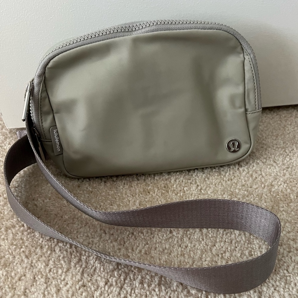 Lululemon Belt Bag 2L